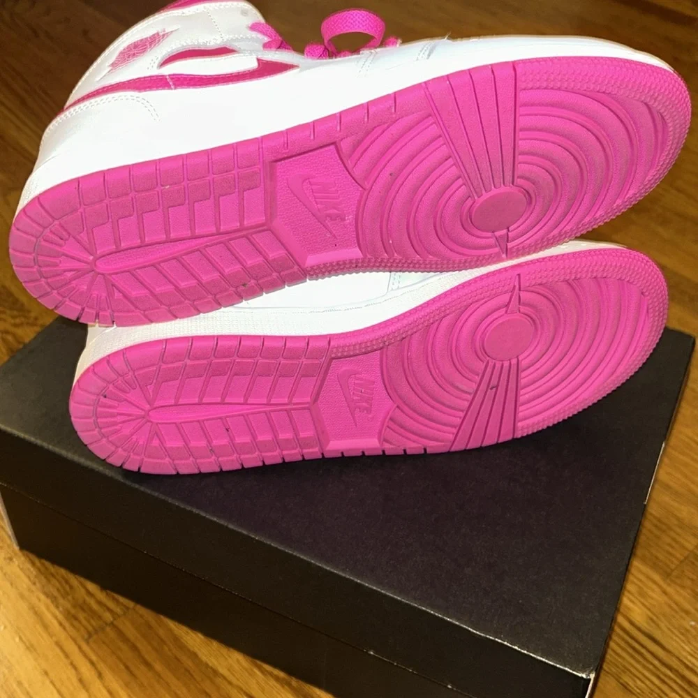 💝Stylish Air Jordan 1 Mid Sneakers - Picture 10 of 12
